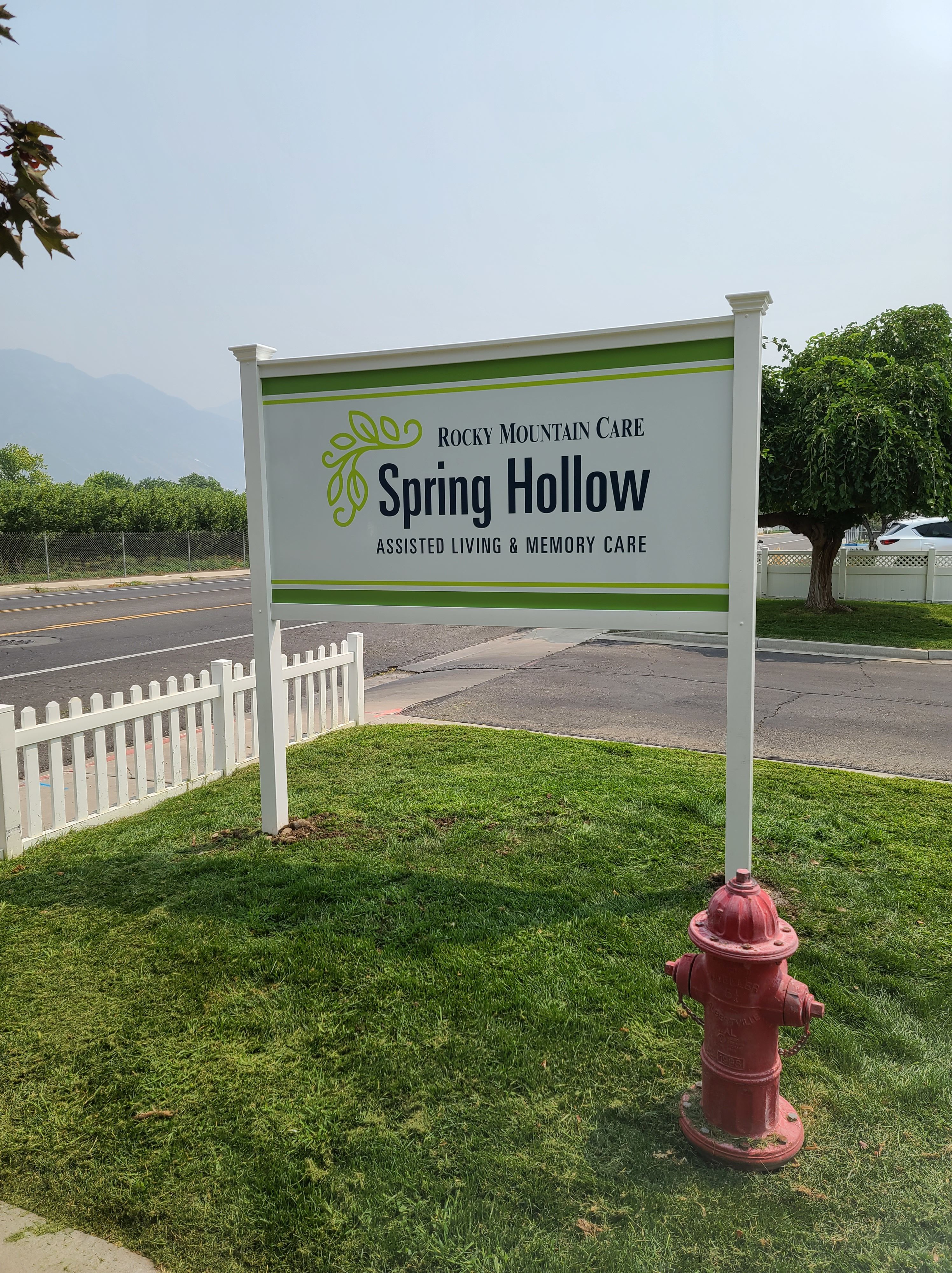 How To Incorporate Natural Textures with Your Outdoor Signage