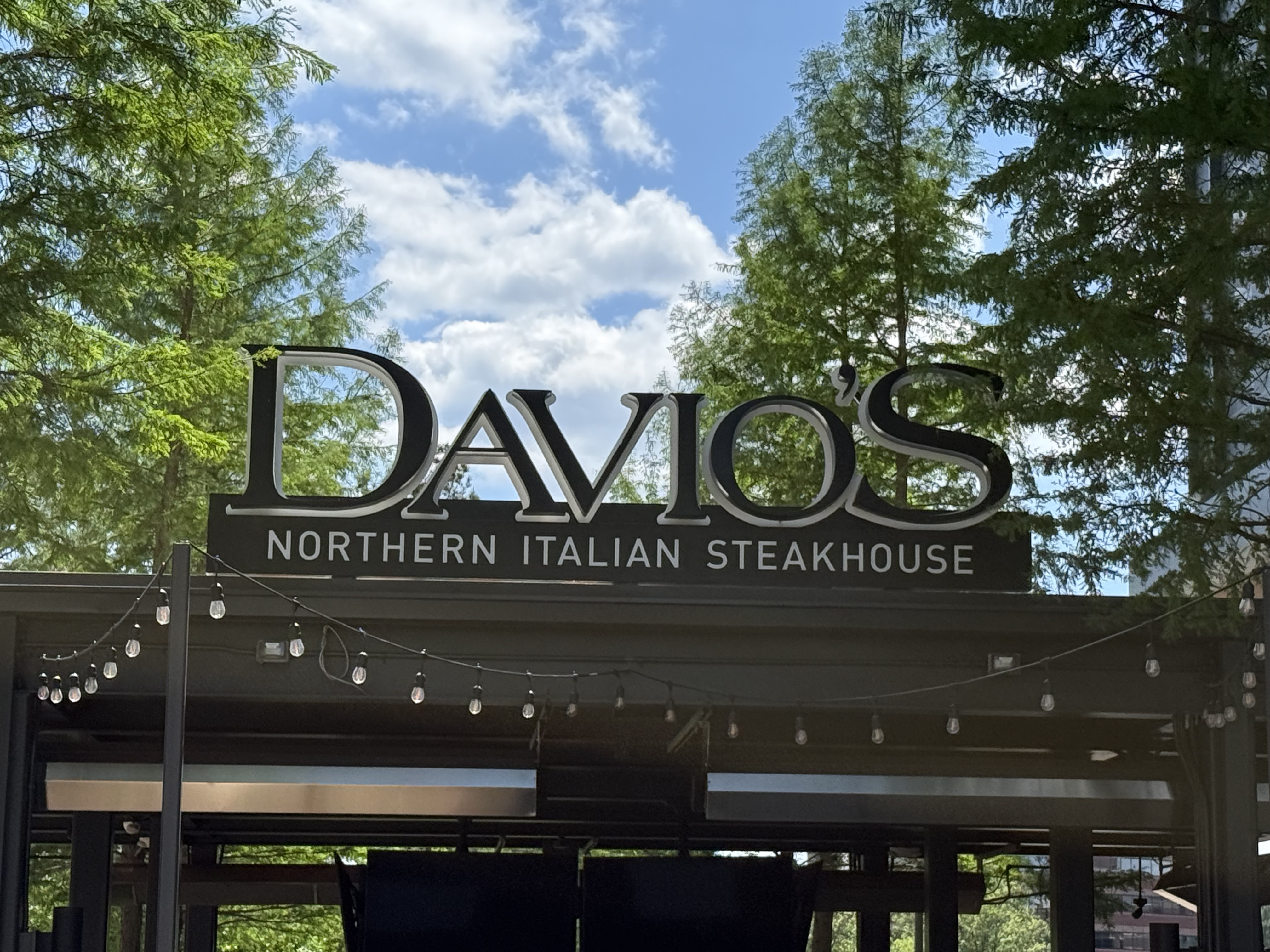 Davios Northern Italian Steakhouse - Exterior Sign