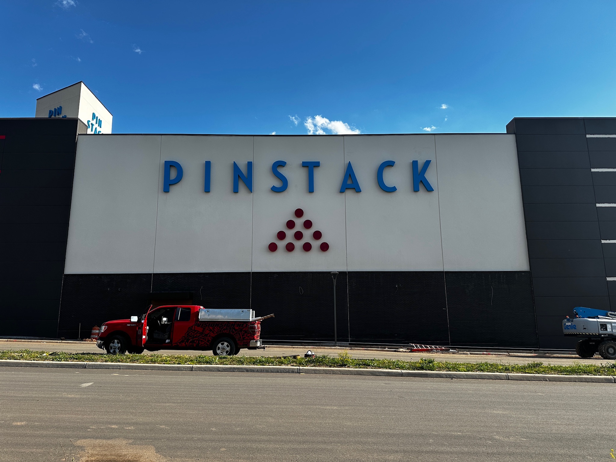 Pinstack Kincora Loudoun County - Bowling - Exterior Sign Installation